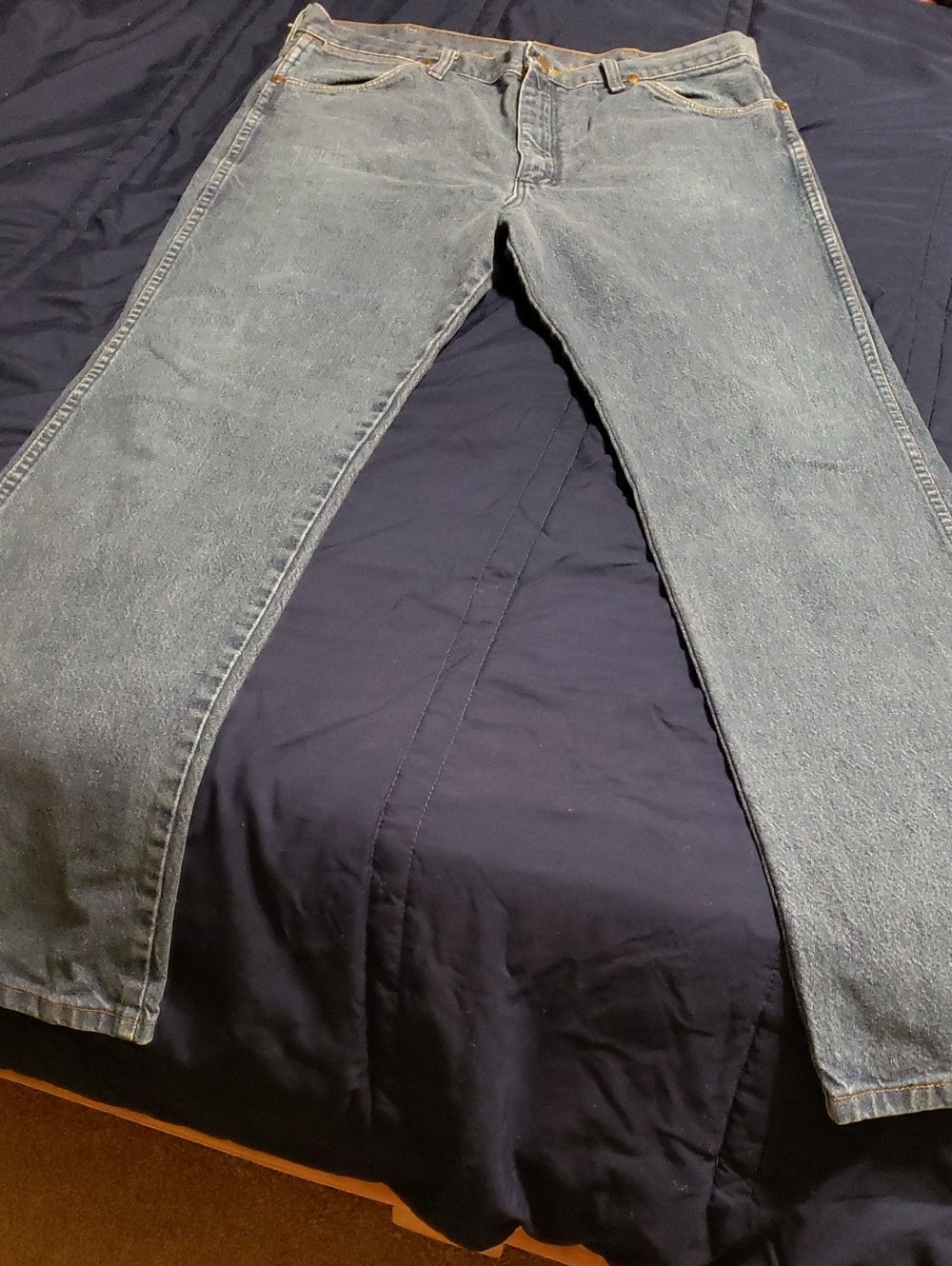 Wrangler Men's Straight Jeans in Light Blue Wash. 2